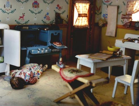 frances_kitchen_scene_closeup_1